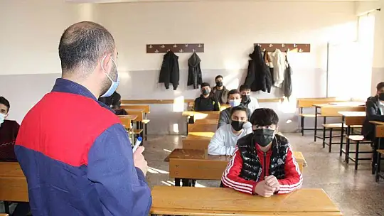 Öğrenim yıllarında dalga geçtiler, o yılmadan çalıştı ve..