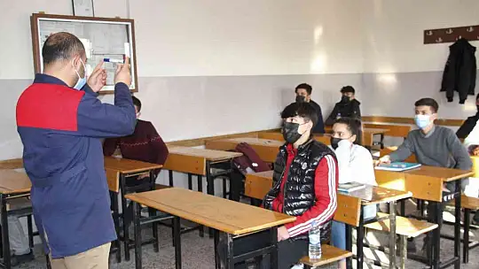 Öğrenim yıllarında dalga geçtiler, o yılmadan çalıştı ve..