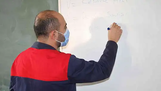 Öğrenim yıllarında dalga geçtiler, o yılmadan çalıştı ve..