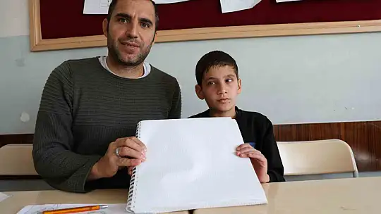 Öğretmeninin fedakarlığı sonucu yazma öğrenen görme engelli Caner, Kırk Hadis Yarışmasında birinci oldu