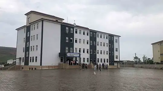 Spor salonunda Alçıpan çöktü: 6 öğrenci yaralı