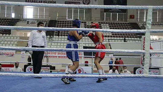 Olimpiyat ikincisi Buse Naz Çakıroğlu: 'Moral vermek için Elazığ'a geldim'