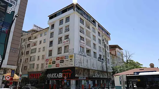 Önce kız arkadaşını öldürdü, ardından intihar etti