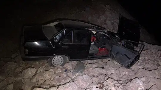 Otomobil 6 metre yükseklikten uçtu: 5 yaralı