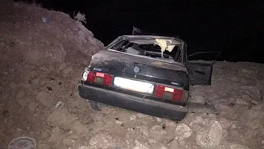 Otomobil 6 metre yükseklikten uçtu: 5 yaralı