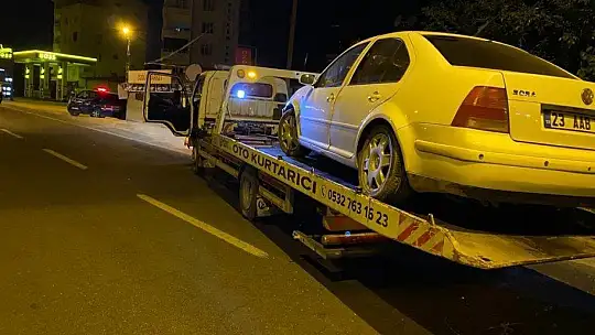 Otomobil bahçeye uçtu: 2 yaralı