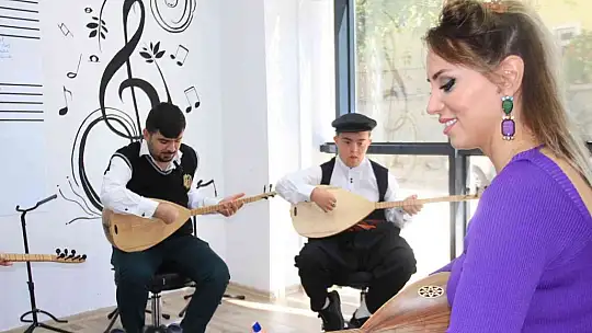 Özel bireyler, engellerini müzikle aşıyor