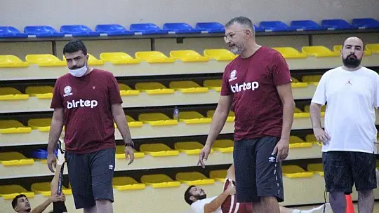 (Özel haber) Elazığ İl Özel İdare Kadın Basketbol Takımı hazırlıklara başladı