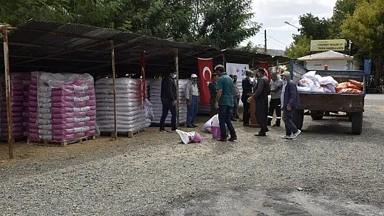 Palu'da çiftçilere yüzde 75 hibeli 28 ton yem bitkisi tohumu dağıtıldı