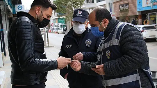 Pandemi ile mücadelede yeni tedbir sokakta 'HES' kodu uygulaması başladı