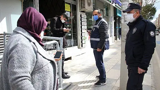 Pandemi ile mücadelede yeni tedbir sokakta 'HES' kodu uygulaması başladı