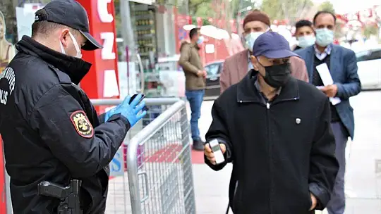 Pandemi ile mücadelede yeni tedbir sokakta 'HES' kodu uygulaması başladı
