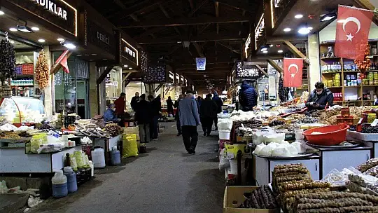 Pandemiden etkilenen Kapalı Çarşı esnafı, çözümü online satışta buldu