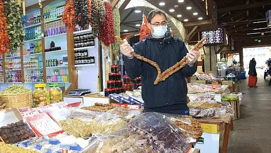 Pandemiden etkilenen Kapalı Çarşı esnafı, çözümü online satışta buldu