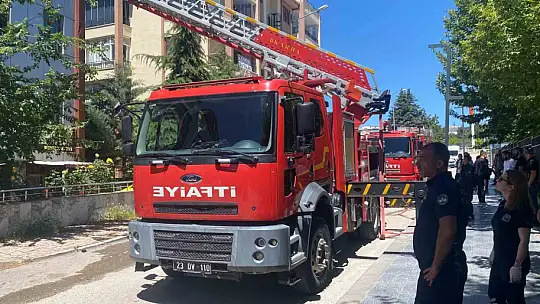 Pansiyonda yangın: Dumandan etkilenen 2 kişi kurtarıldı