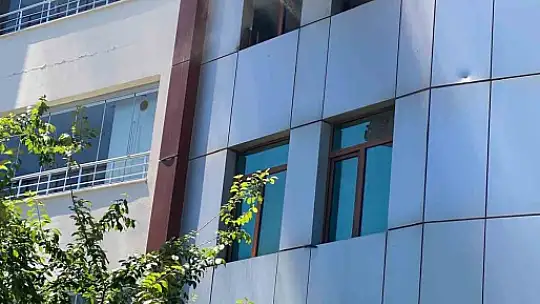 Pansiyonda yangın: Dumandan etkilenen 2 kişi kurtarıldı