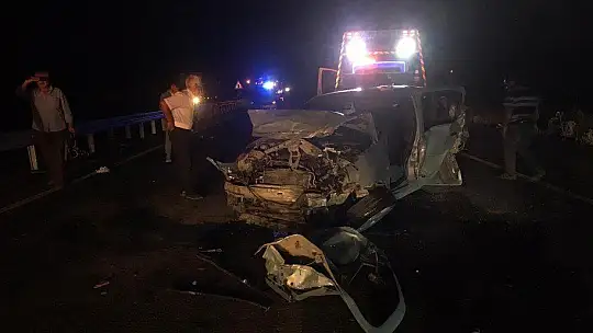 Pikap ile çarpışan otomobil hurdaya döndü: 1 yaralı