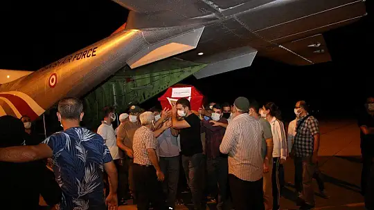 Pilot Serkan Mirzaoğlu'nun cenazesi memleketi Elazığ'a getirildi