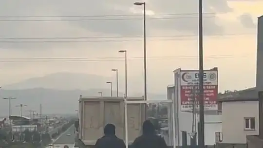 Plastik sandalyede yolculuk keyfi
