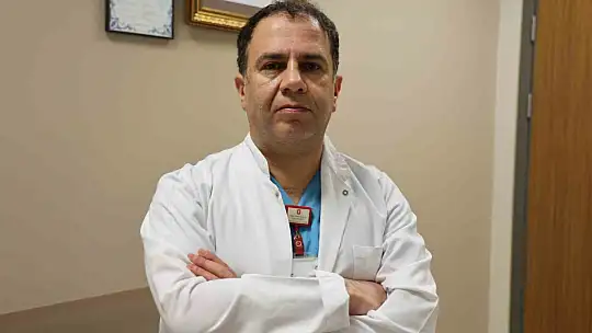 Prof. Dr. Sakallıoğlu: ''Orta kulak iltihabı tedavi edilmezse nadir de olsa yüz felci ve menenjite neden olabilir''