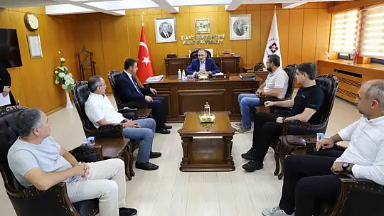 Rektör Göktaş başaralı akademisyenleri ödüllendirdi