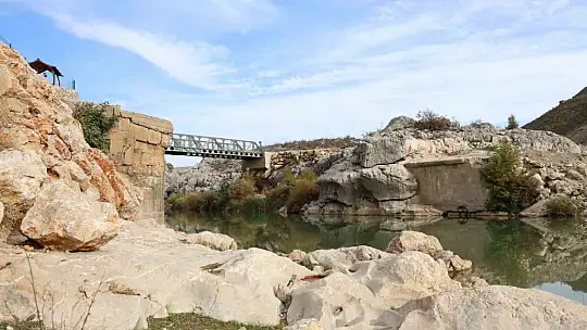 Roma dönemine ait tarihi köprü turizme kazandırılmayı bekliyor