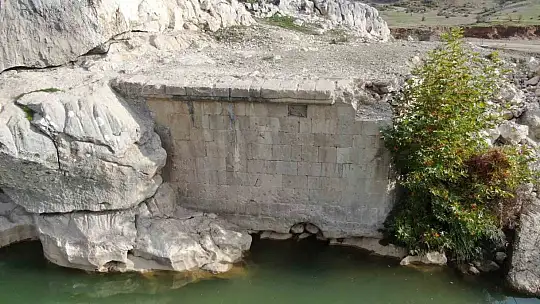 Roma dönemine ait tarihi köprü turizme kazandırılmayı bekliyor