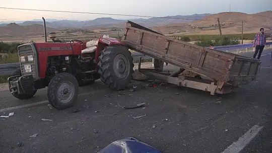 Römorka çarpan otomobil hurdaya döndü: 1 ağır yaralı