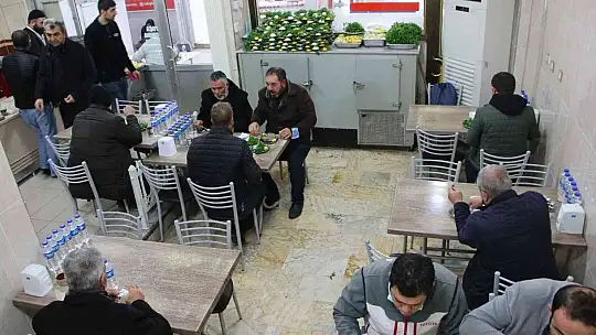 Sabah namazından sonra soluğu paçacıda alıyorlar