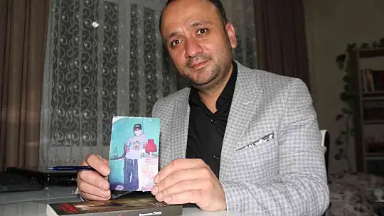 Sağ kolundan kemoterapi gördü, sol koluyla yazmaya devam etti