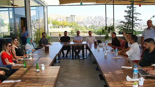 Sağlık Sen Üniversite Şubesi gazetecilerle bir araya geldi
