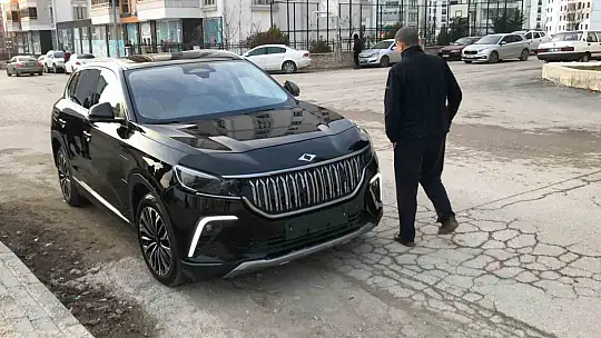 Sağlıkçı hastayı götürmek yerine ambulansı durdurup muhabire 'çekemezsin' dedi