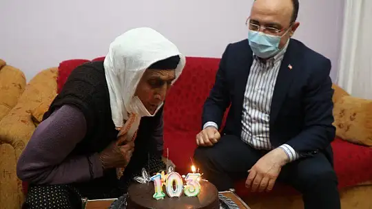 Şahine nine 103 yaşına girdi, ilk defa doğum günü kutladı, ilk defa vali gördü
