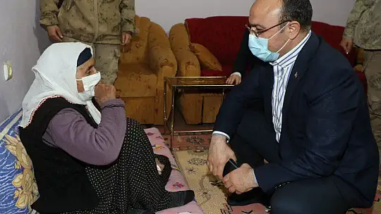 Şahine nine 103 yaşına girdi, ilk defa doğum günü kutladı, ilk defa vali gördü