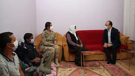 Şahine nine 103 yaşına girdi, ilk defa doğum günü kutladı, ilk defa vali gördü