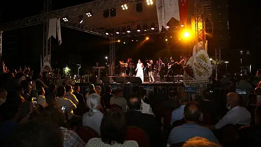 Salçalı Köfte Festivali'nde Ece Mumay Elazığlıları coşturdu