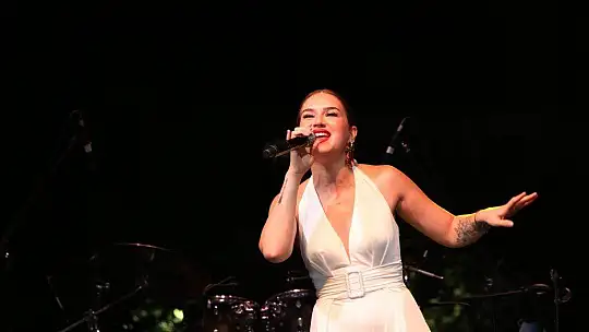 Salçalı Köfte Festivali'nde Ece Mumay Elazığlıları coşturdu