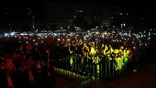 Salçalı Köfte Festivali'nde Ece Mumay Elazığlıları coşturdu