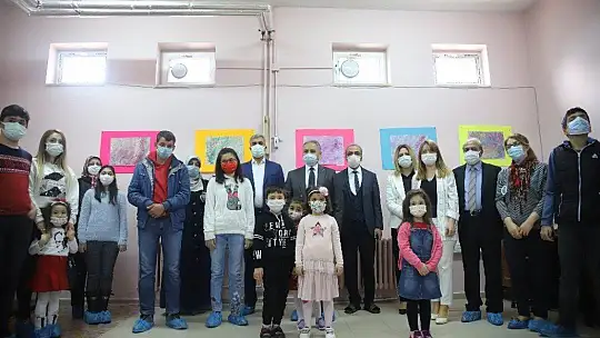 Sanatla buluşan özel çocuklar ve anneleri hayatlarına renk kattı