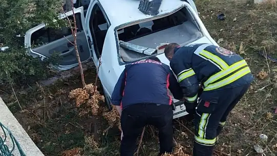 Sanayide çırak, izinsiz aldığı komşusunun aracıyla kaza yaptı: 1 yaralı