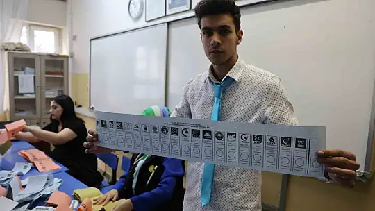 Sandıklar açıldı, sayıma geçildi
