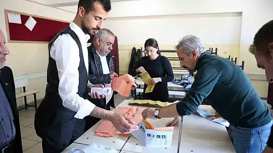 Sandıklar açıldı, sayıma geçildi