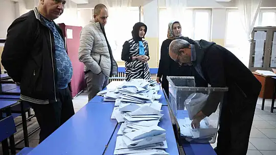 Sandıklar açıldı, sayıma geçildi