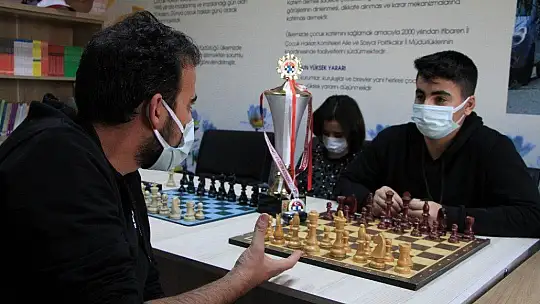 Satrançla hayata yeni hamle atmayı öğreniyorlar
