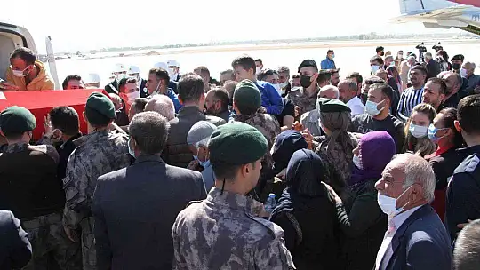 Şehit Cihat Şahin'in naaşı memleketi Elazığ'a getirildi