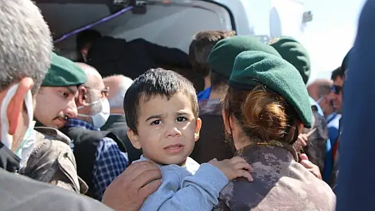 Şehit Cihat Şahin'in naaşı memleketi Elazığ'a getirildi
