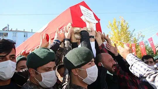 Şehit Cihat Şahin memleketi Elazığ'da son yolculuğuna uğurlandı