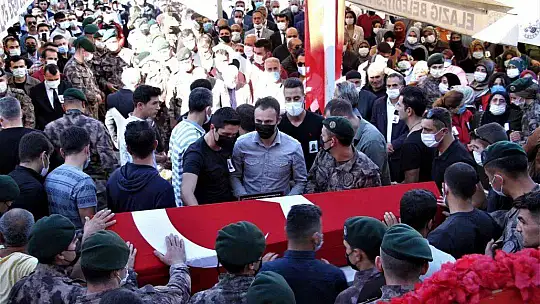 Şehit Cihat Şahin memleketi Elazığ'da son yolculuğuna uğurlandı