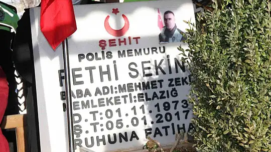 Şehit kahraman polis Fethi Sekin kabri başında anıldı