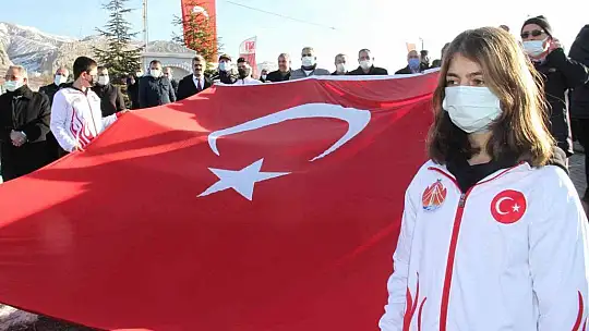 Şehit kahraman polis Fethi Sekin kabri başında anıldı